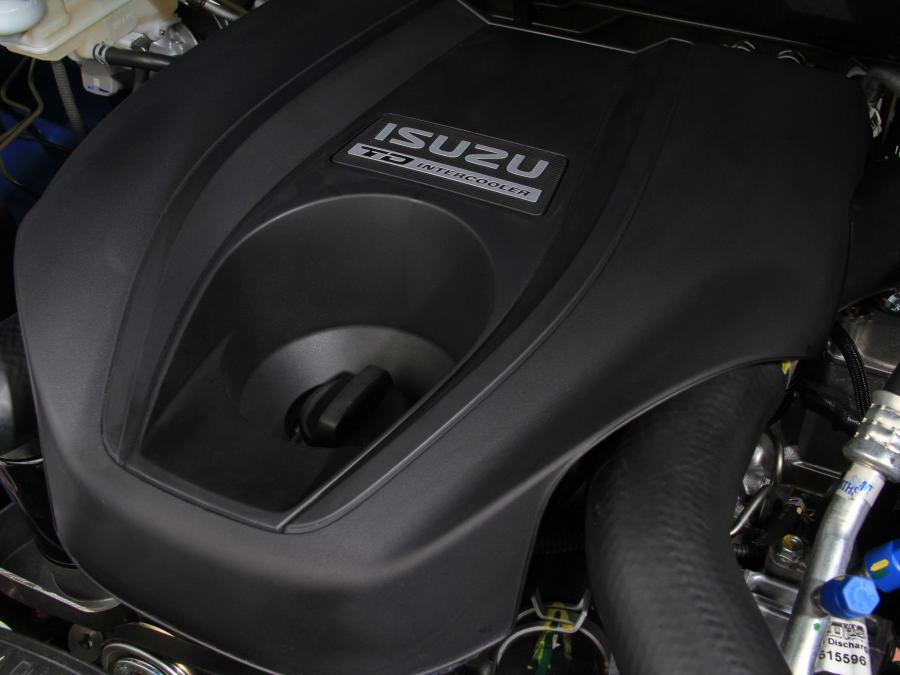  Isuzu KB 300 Extended Cab 2013 года  (фото 5 из 12)